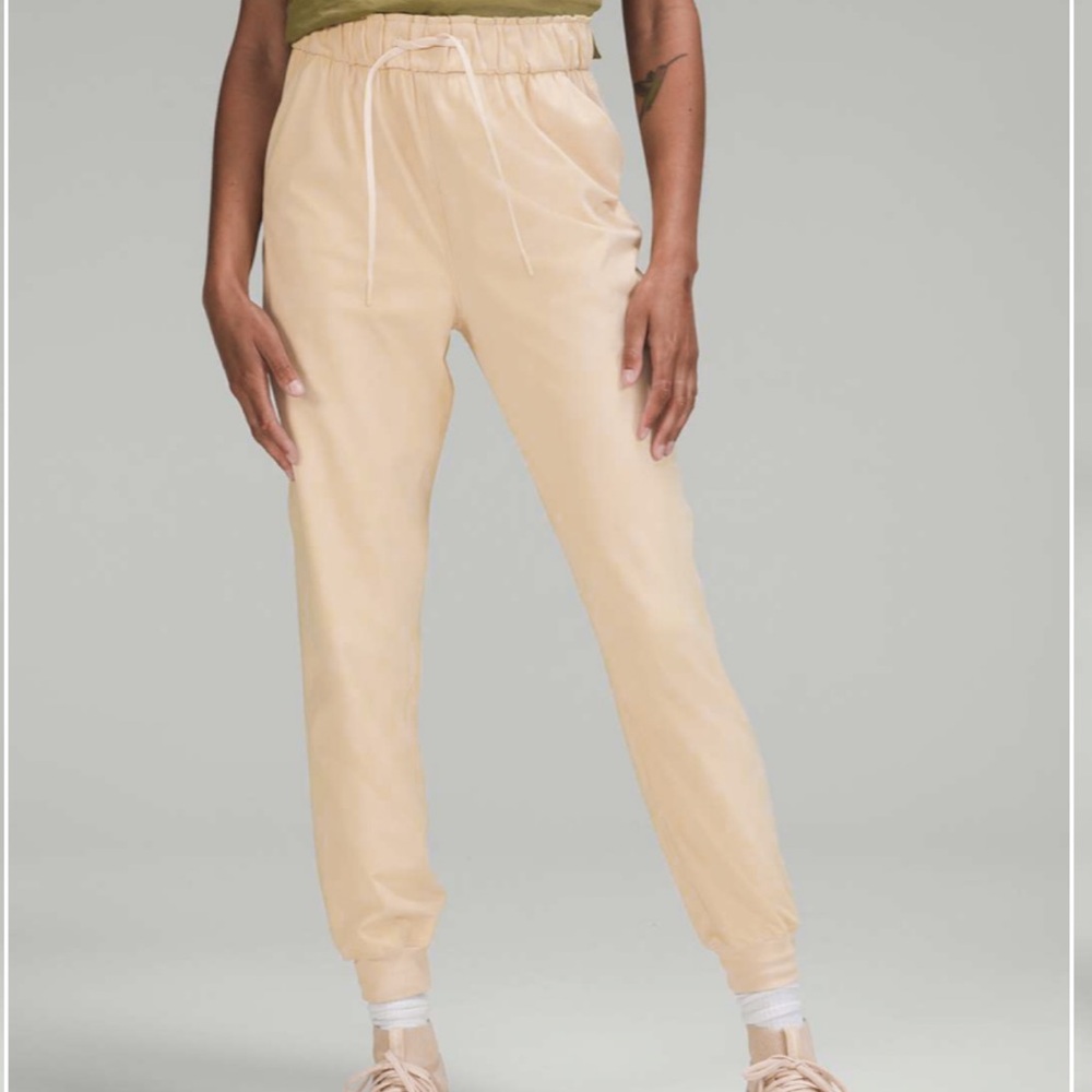 NWT Lululemon stretch high rise joggers